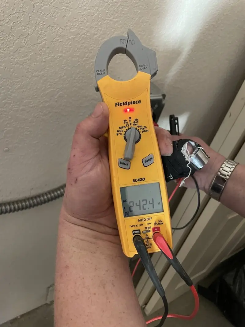 Voltage testing with clamp meter during Circuit Breaker Repair in Mims